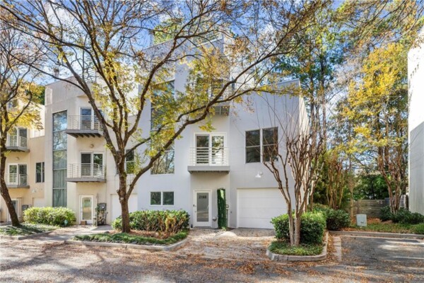 Brookhaven Studios are modern townhomes located off Briarwood Road